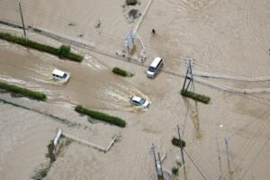 Typhoon Dujuan Batters Japan as Landslides Trigger Emergency Warnings